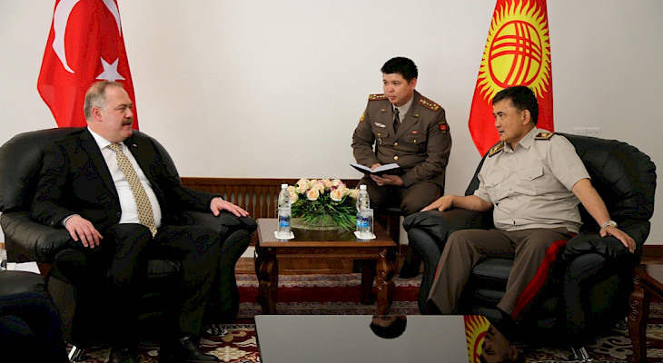 Kyrgyz defense minister and Turkish ambassador discuss military cooperation