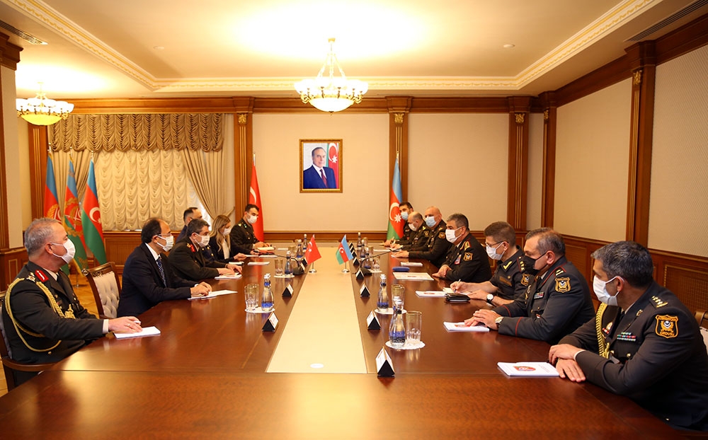 Azerbaijan, Turkey discuss prospects for development of military cooperation