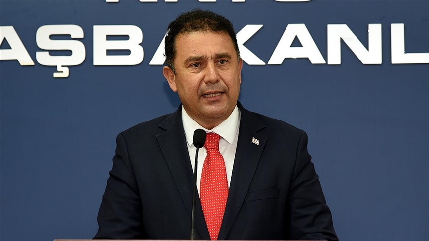 KKTC Başbakanı Saner hükümetin istifasını Cumhurbaşkanı Tatar’a sundu