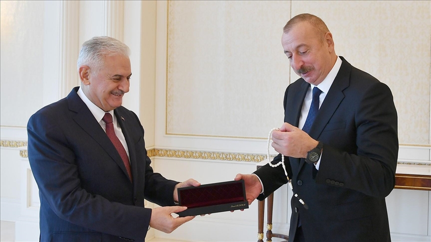 Президент Азербайджана принял зампредседателя правящей партии Турции