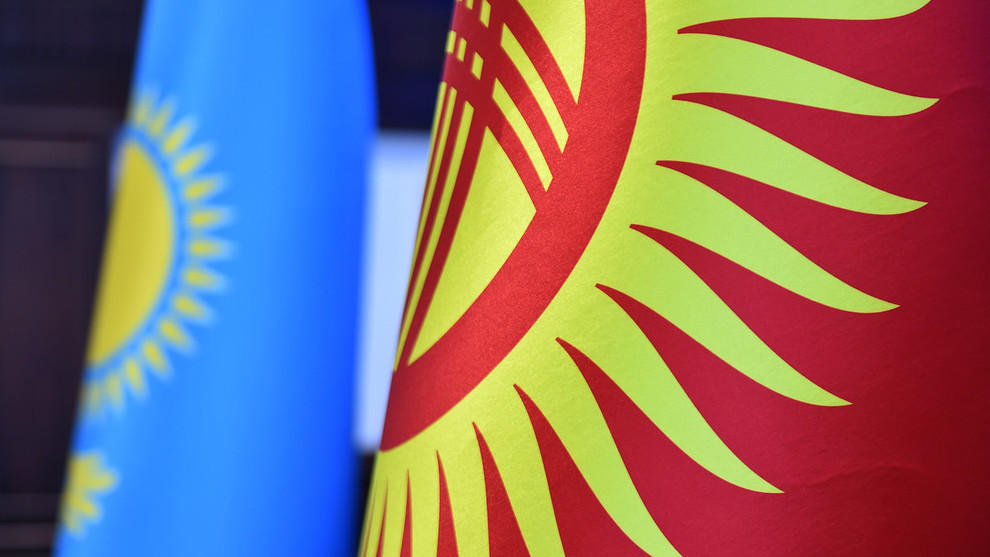 Глава кабмина КР поздравил Алихана Смаилова с назначением на пост премьер-министра Казахстана