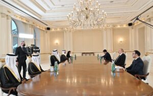 Президент Ильхам Алиев принял министра по делам правительства Объединенных Арабских Эмиратов